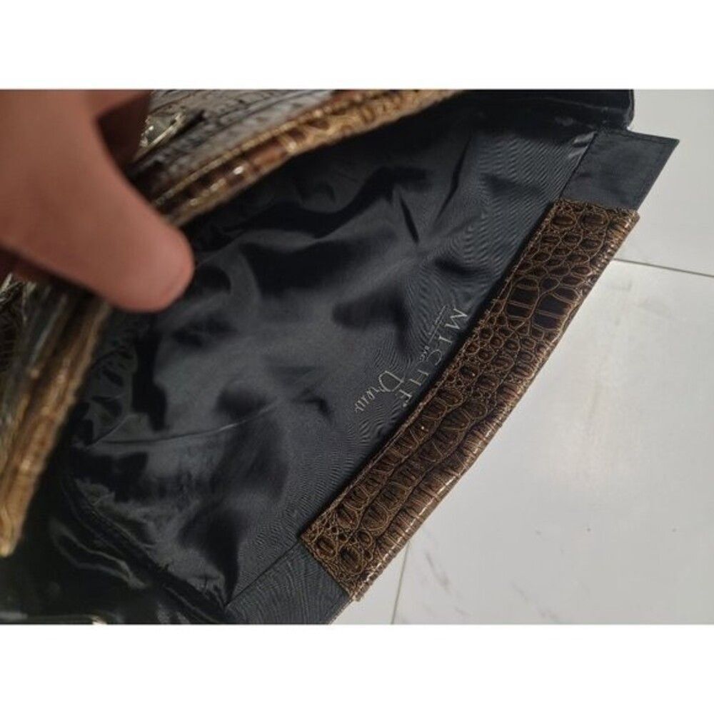 womens large pattened and worn miche drew purse - Picture 6 of 7